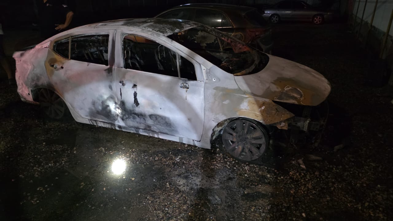 vehículos consumidos por el fuego en los mochis