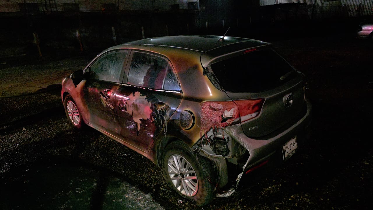 vehículos consumidos por el fuego en los mochis