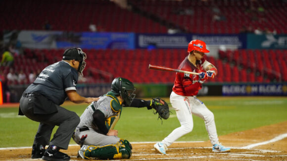 Cañeros derrota a Mazatlán y asegura la serie en la LMP; Tomateros gana en extrainnings