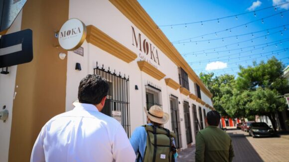 Visitan representantes del INAH Sinaloa edificios históricos de Mocorito y prometen solución a comerciante con café clausurado