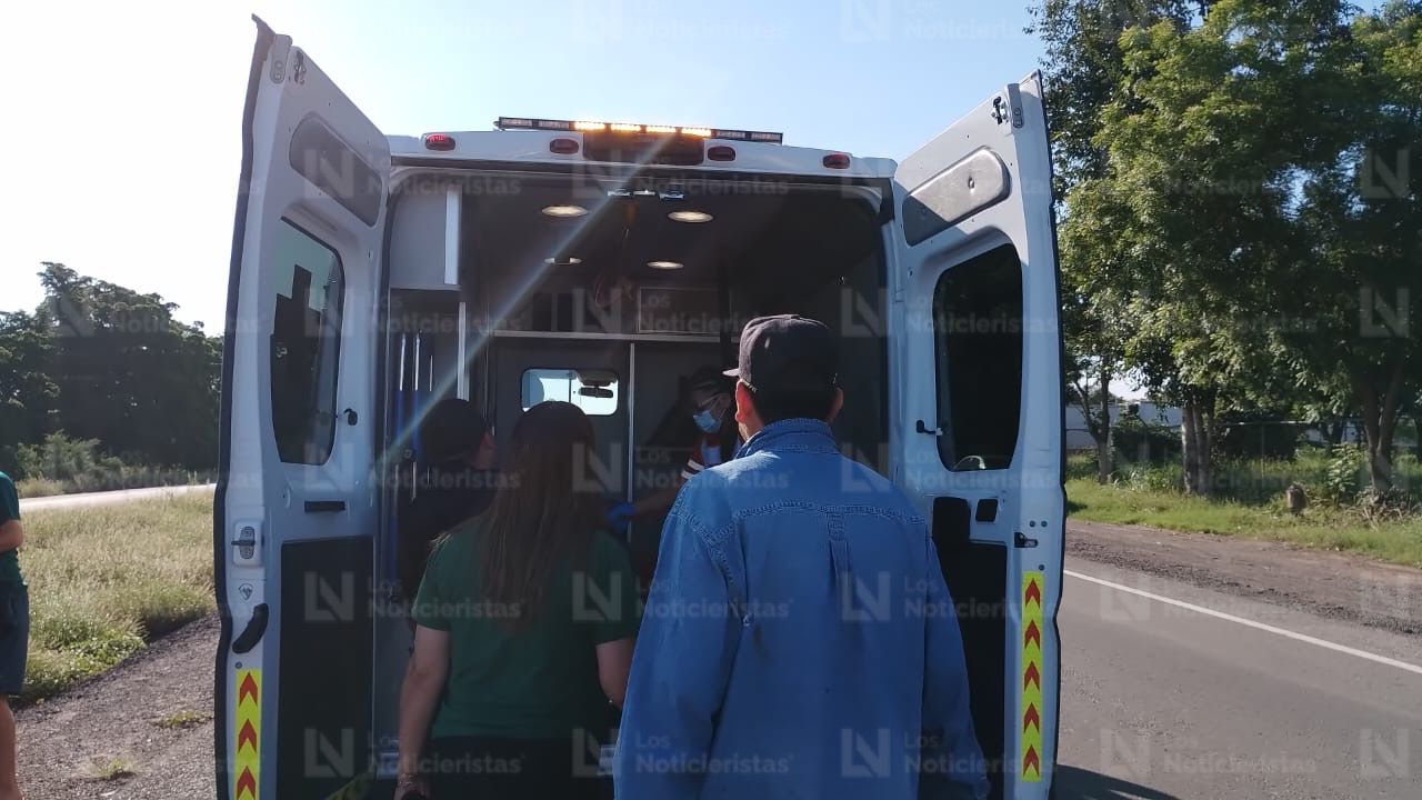 volcadura en las calaveras ahome paramedicos