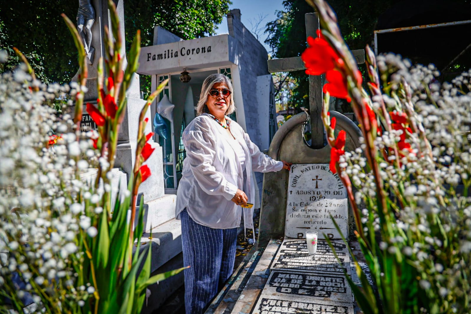 Familiares visitaron este Dia de Muertos a los Coroneles Clara y Mateo de La Rocha