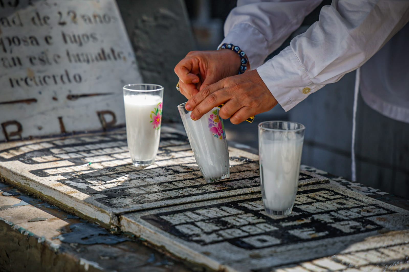 Familiares visitaron este Dia de Muertos a los Coroneles Clara y Mateo de La Rocha
