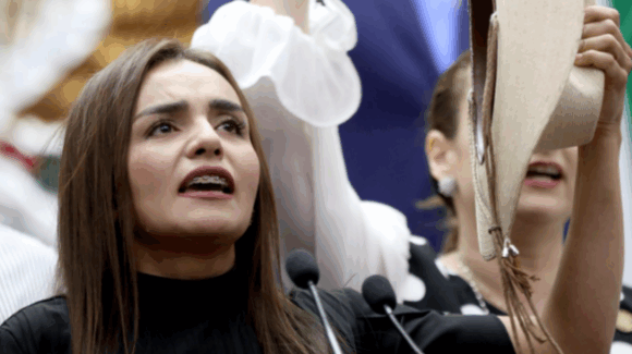 “Hay miedo, claro, pero alguien tiene que hacerlo”, dice Grecia Quiroz, viuda de Carlos Manzo