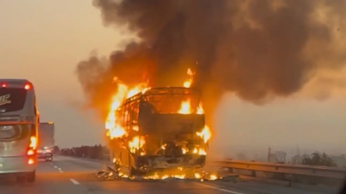 Incendio de autobús en Puebla