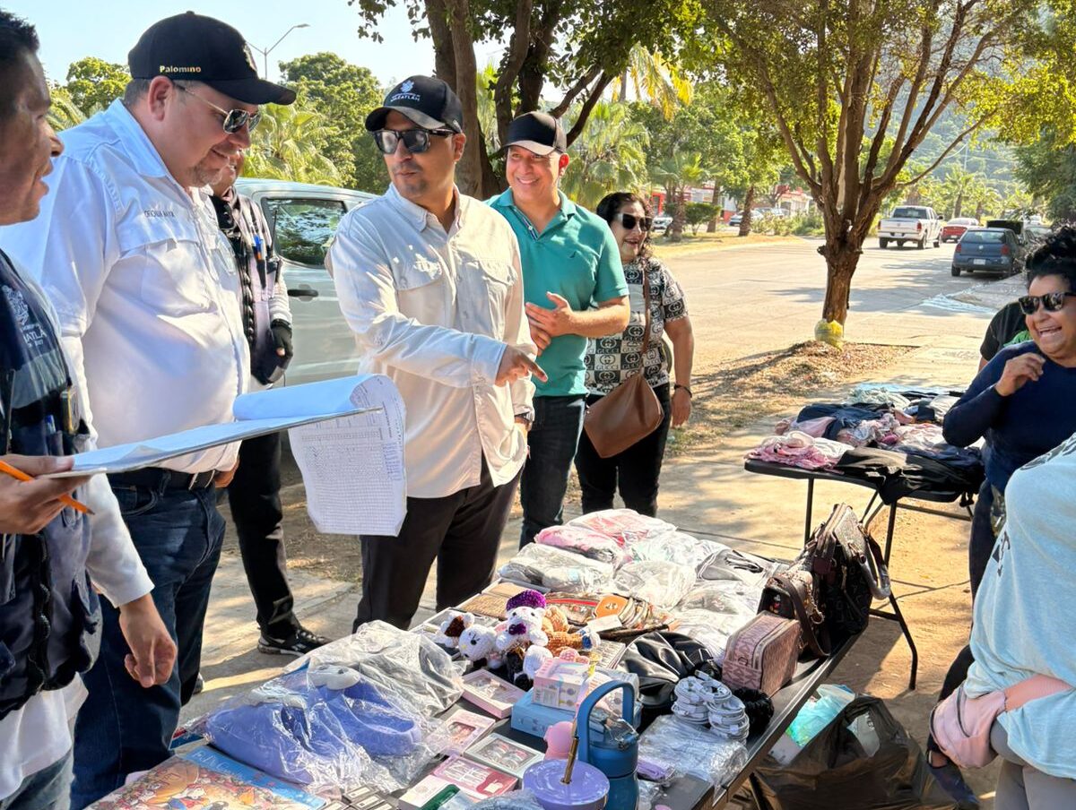 Inicia censo en el tianguis del fraccionamiento Santa Teresa en Mazatlán para dar certeza jurídica a comerciantes