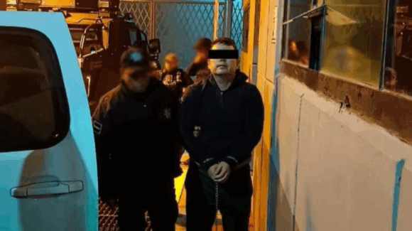 ‘El Licenciado’, presunto autor intelectual del homicidio de Carlos Manzo, es trasladado al penal del Altiplano.