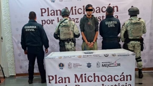 Sedena y Guardia Nacional aseguran explosivos y capturan a siete personas en Michoacán