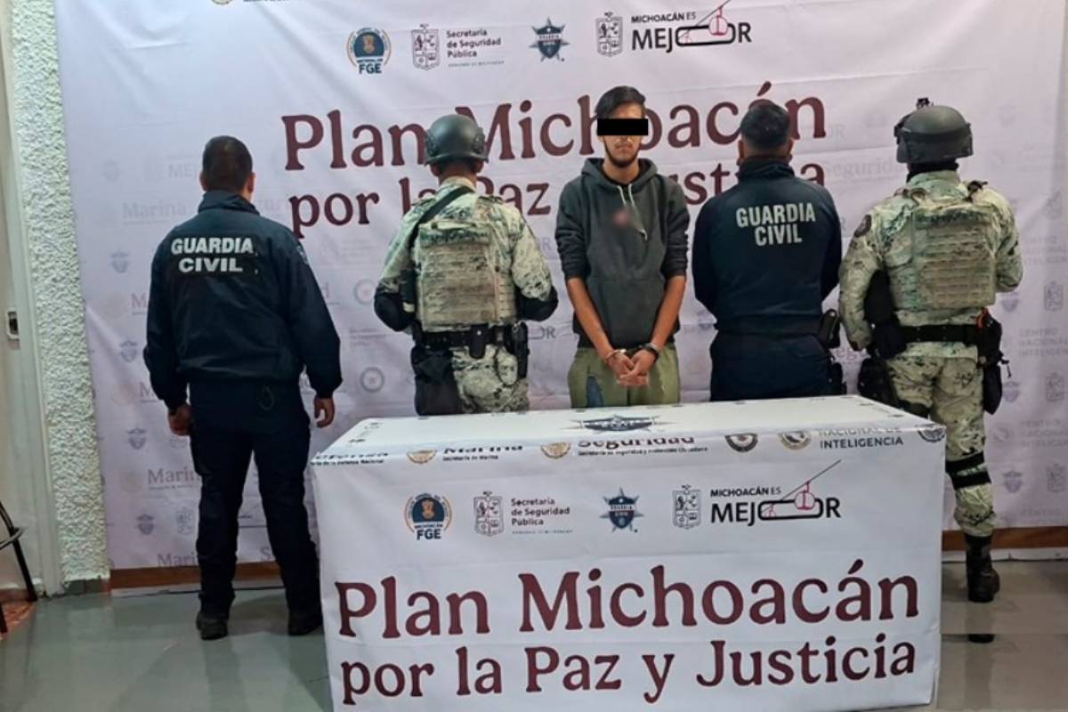 Operativos en Michoacán aseguran artefactos explosivos y dejan siete detenidos