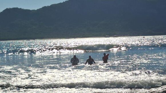Salvavidas de Mazatlán, Sinaloa, realizan siete rescates este fin de semana