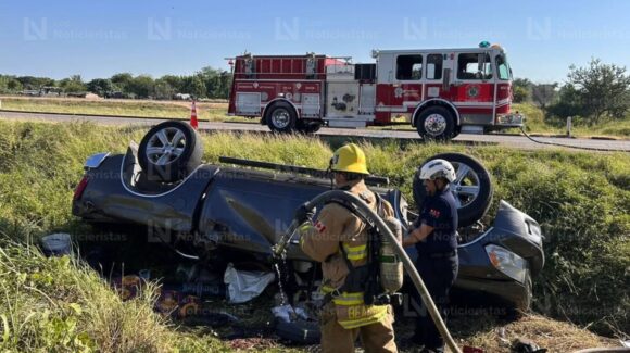 Una persona sin vida y tres lesionados tras volcadura en la carretera Villa Unión-Concordia