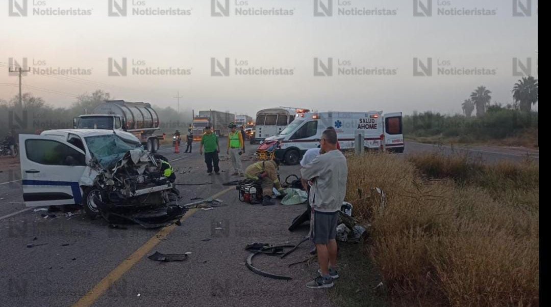 accidente de camion y dos vehiculos en las calaveras ahome ambulancia