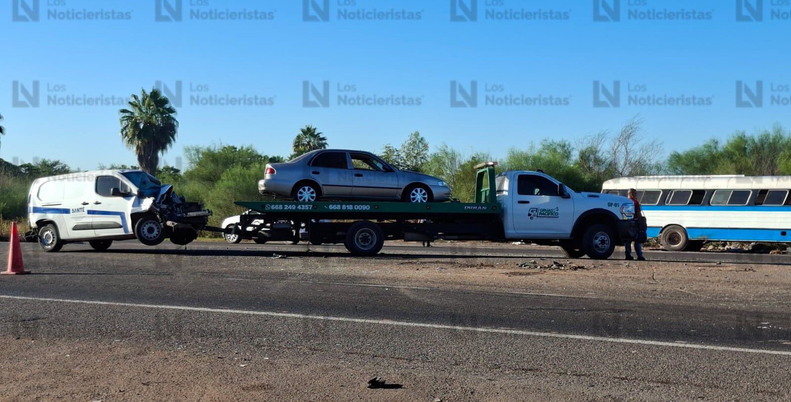 accidente de camion y dos vehiculos en las calaveras ahome grua