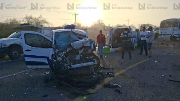 Dos lesionados deja accidente entre un camión y dos vehículos en Las Calaveras, Ahome, Sinaloa