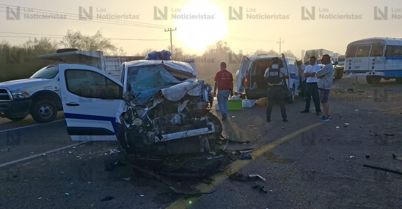 accidente de camion y dos vehiculos en las calaveras ahome sin