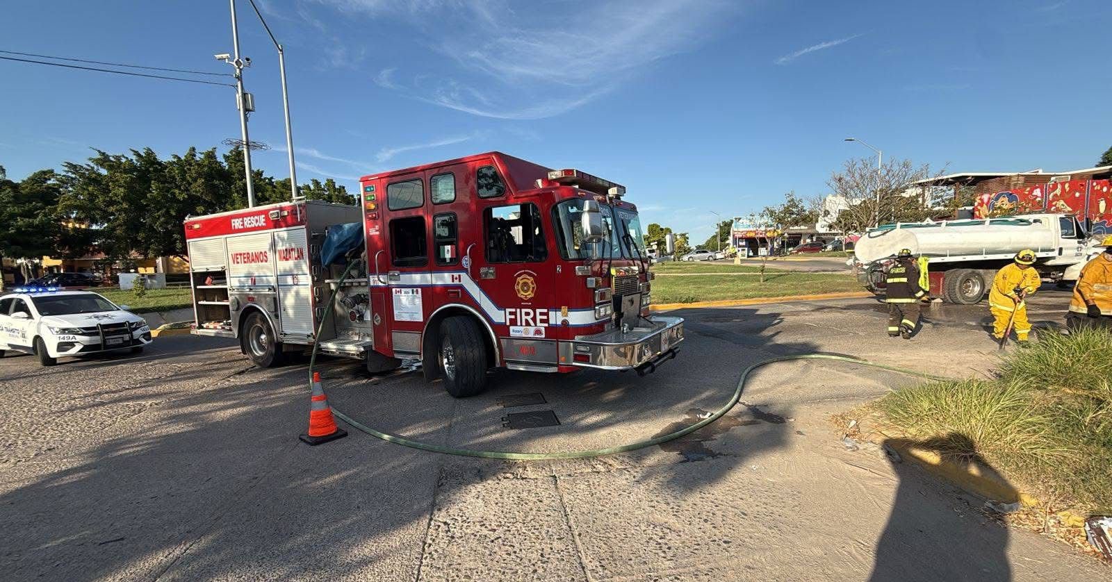 accidente de conductor de pipa de agua en el libramiento dos de mazatlan sinaloa