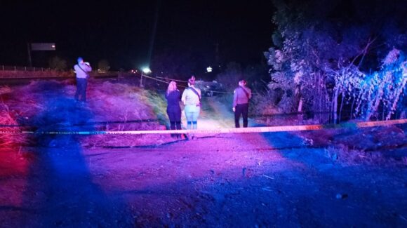 Un hombre perdió la vida al salirse y volcarse en la carretera internacional México 15, en El Burrión, Guasave, Sinaloa
