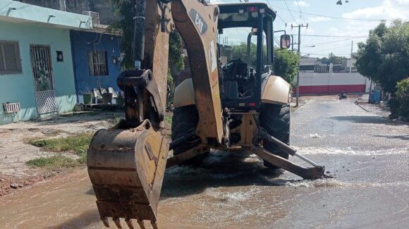 Truena tubería y deja sin agua a cinco colonias de Mazatlán, Sinaloa este viernes 7 de noviembre