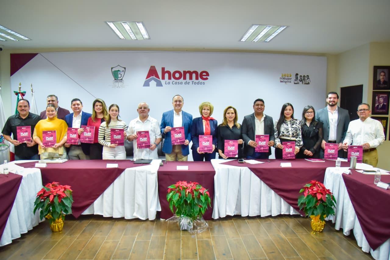 Alcalde de Ahome entrega el Plan Municipal de Desarrollo