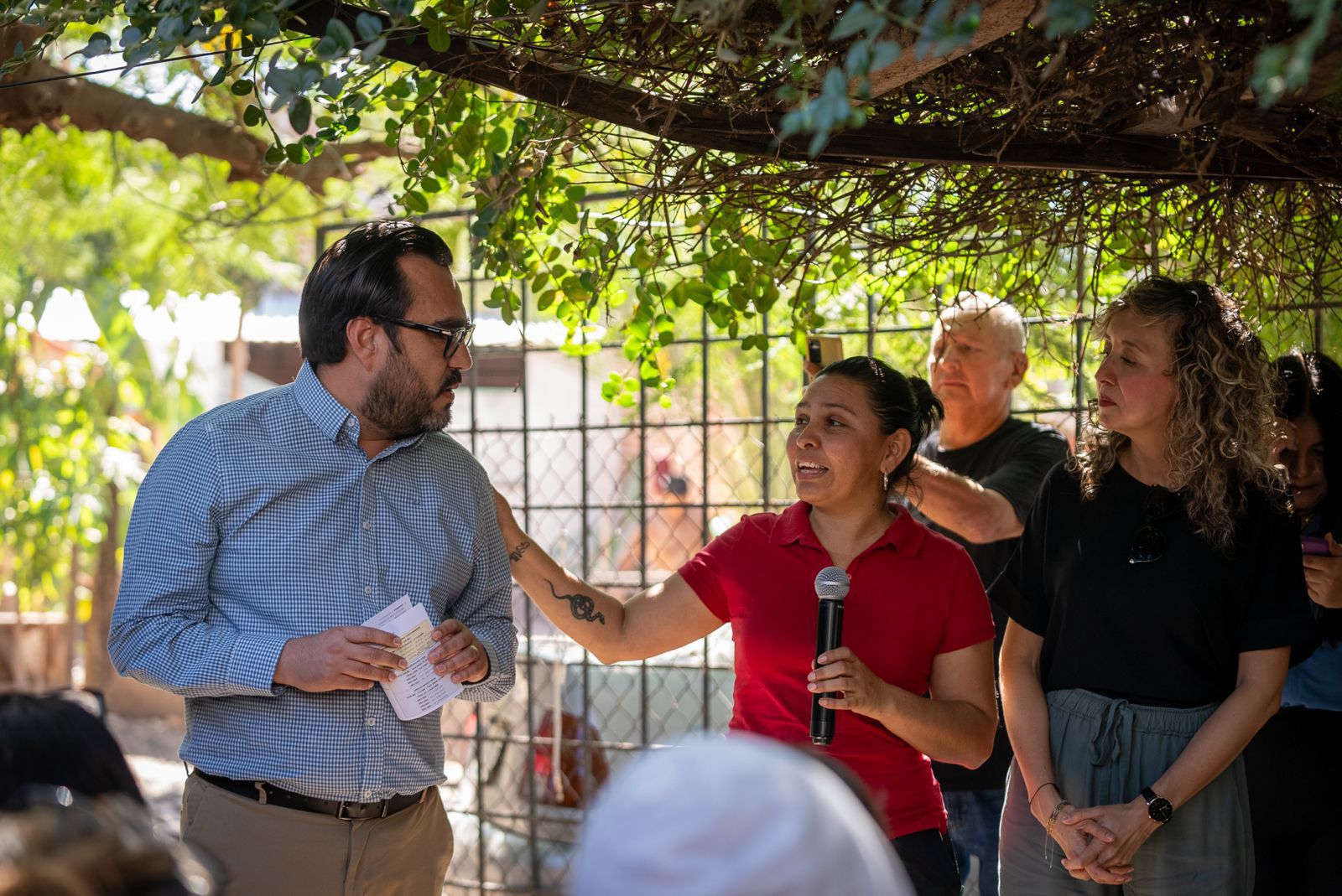 Alcalde de Culiacán entrega apoyos del programa Mujeres Emprendedoras por el Bienestar en Ampliación San Benito