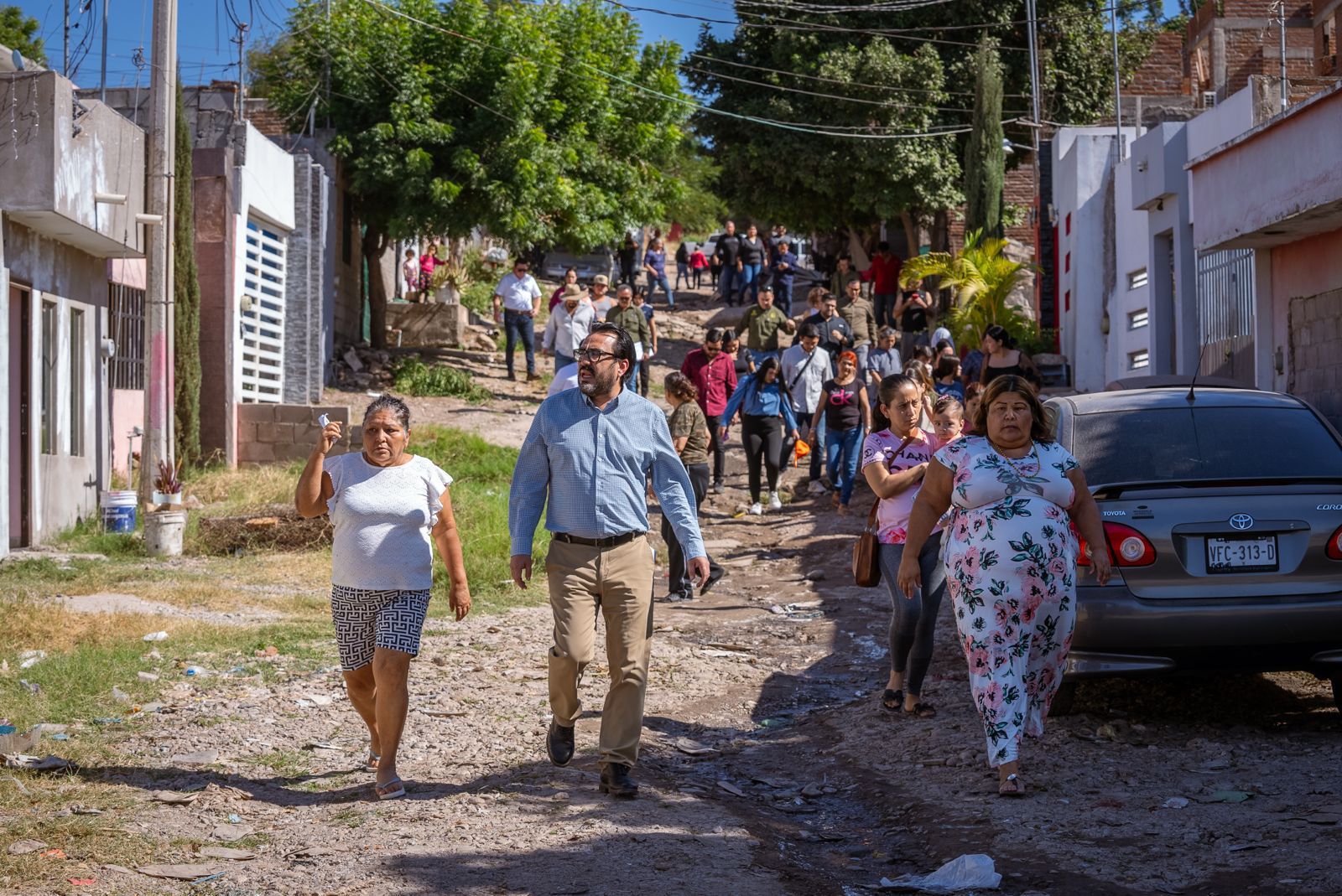 Alcalde de Culiacán entrega apoyos del programa Mujeres Emprendedoras por el Bienestar en Ampliación San Benito