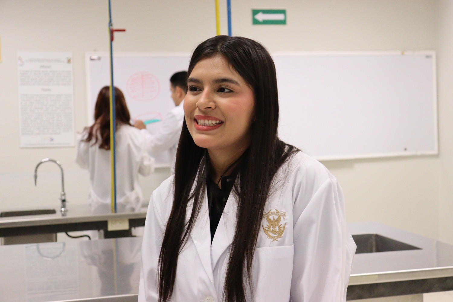 Alumnas de la UAS ganan primer lugar en Olimpiada de Microbiología