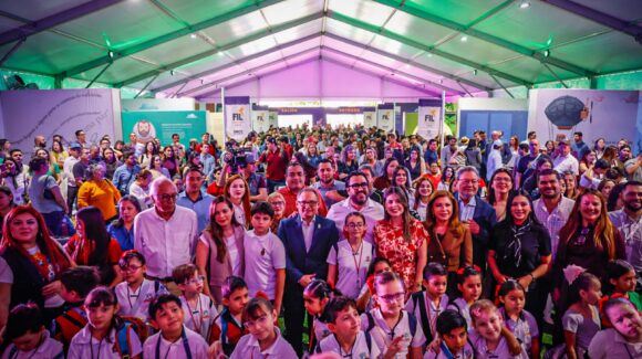 Todo un éxito la Feria del Libro Culiacán 2025; recibió más de 16 mil visitantes el primer día: Gámez Mendívil