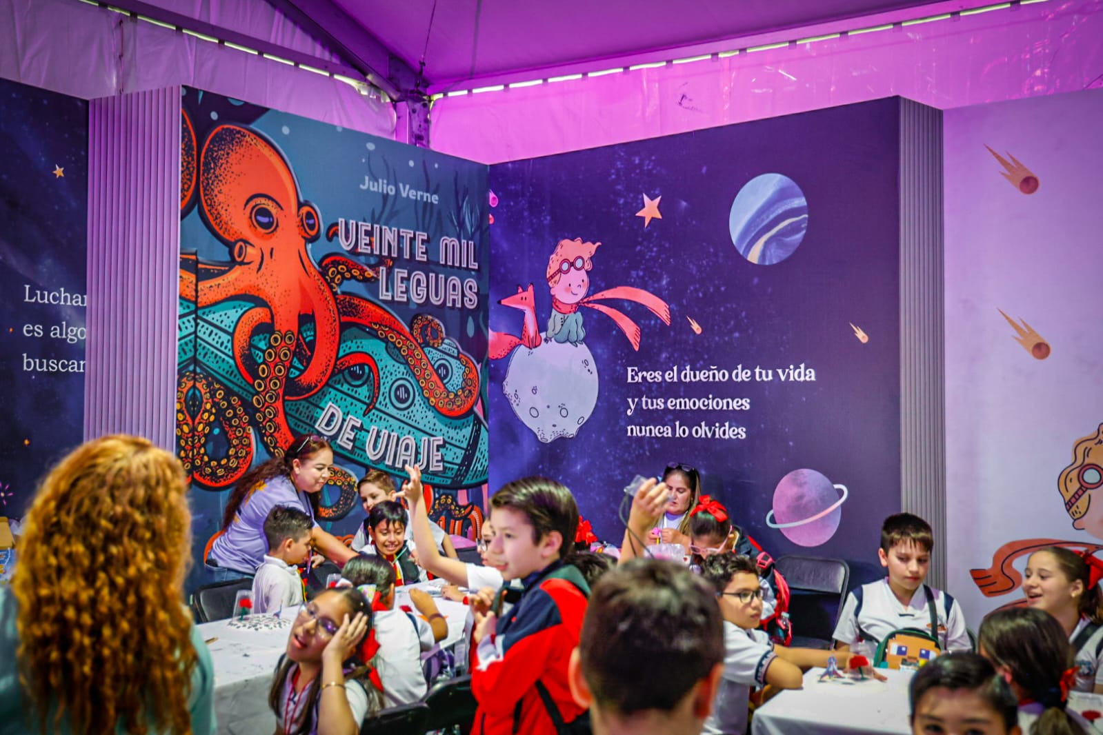 alumnos en la feria del libro en culiacan sinaloa peques