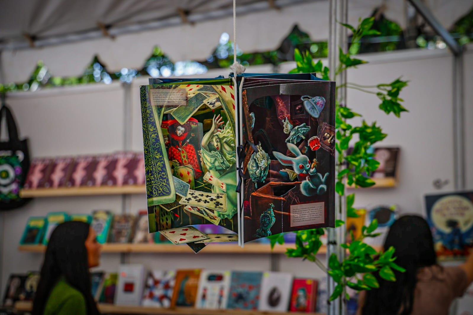 alumnos en la feria del libro en culiacan sinaloa pinturas