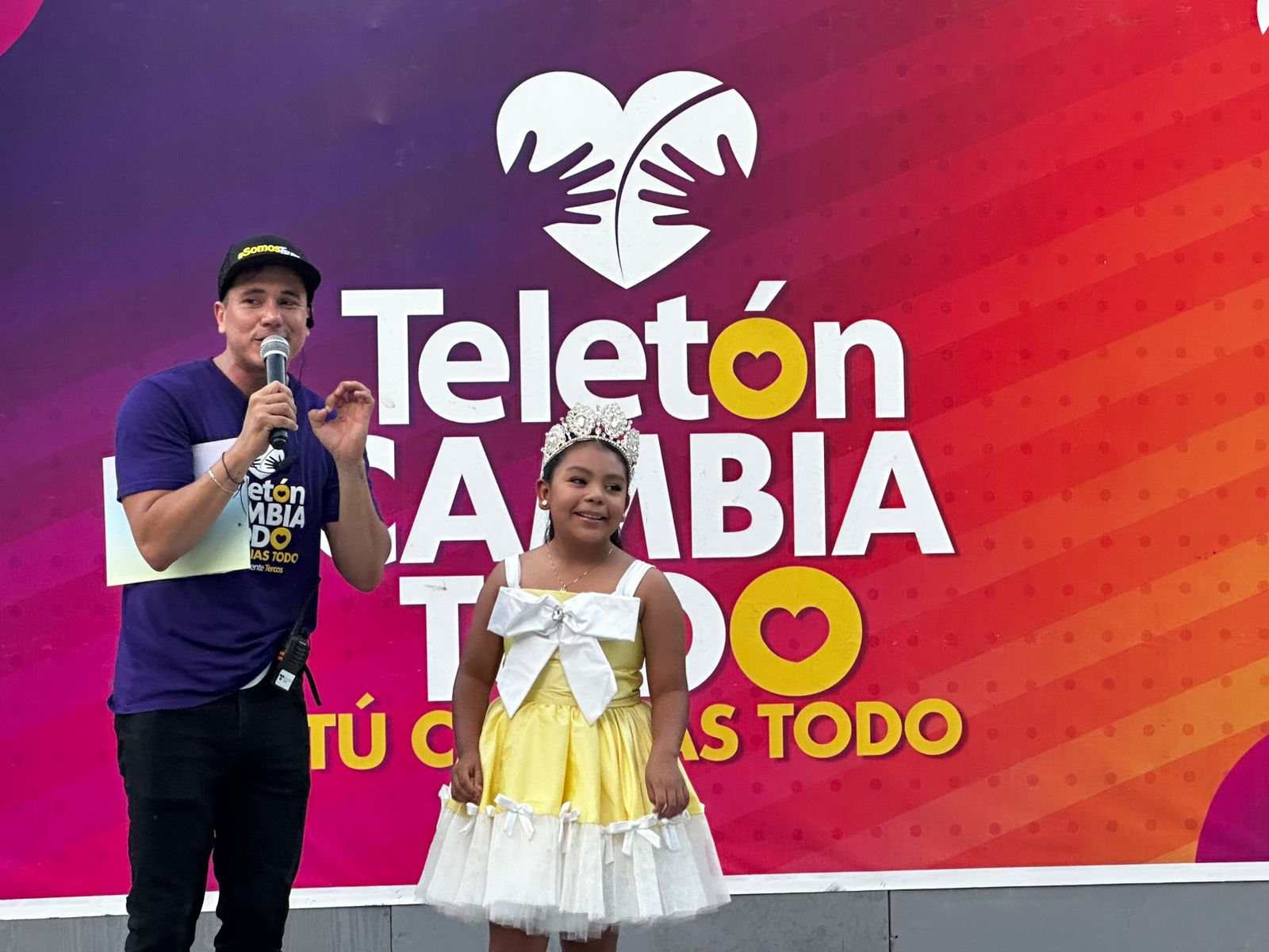 Conmueve Ángela Salazar, Reina Infantil del Carnaval con noble gesto en el Teletón Fest 2025