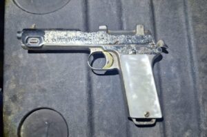 Arma asegurada en Culiacán, Sinaloa