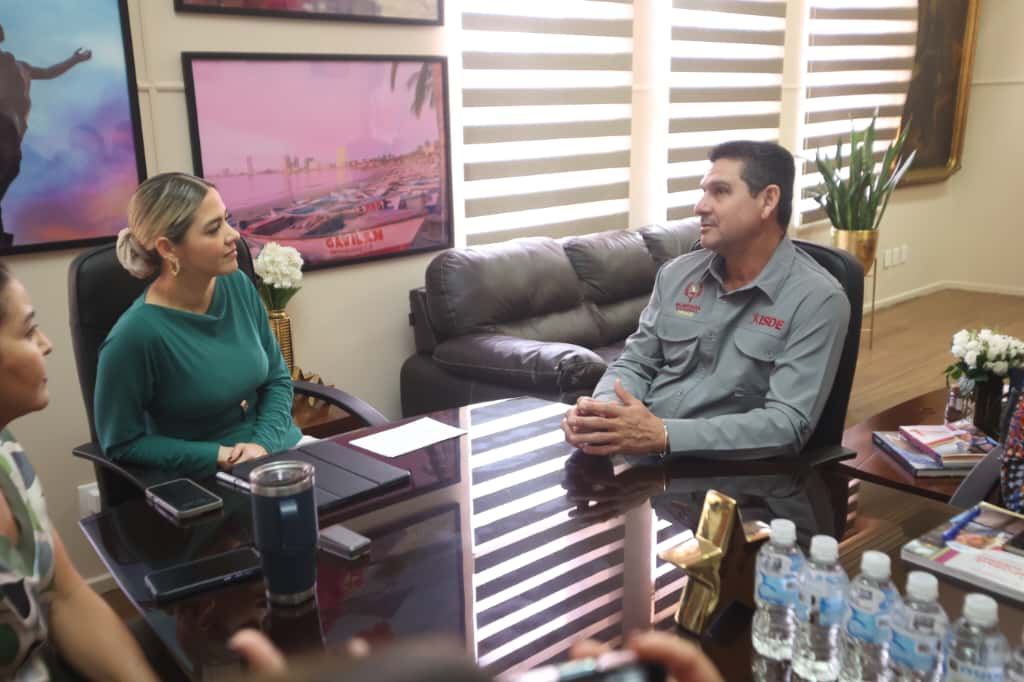 Armando Camacho Aguilar y Estrella Palacios