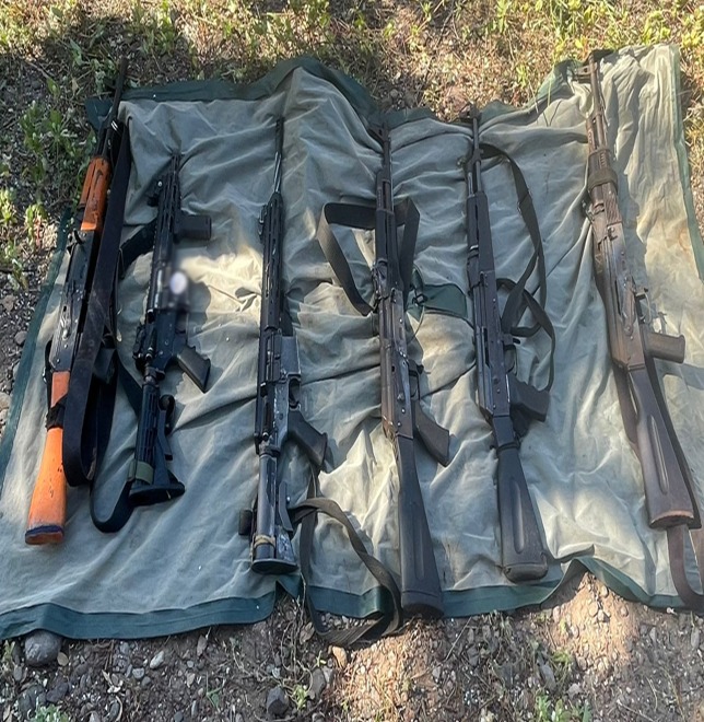 Armas aseguradas tras enfrentamiento en Rosario