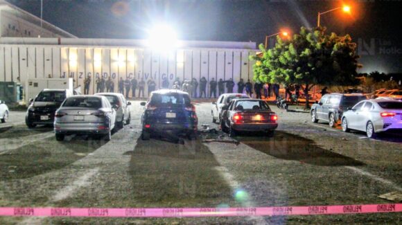 Solo daños materiales, no hay heridos, tras explosión en la Secretaría de Seguridad de Mazatlán, Sinaloa: Rocha