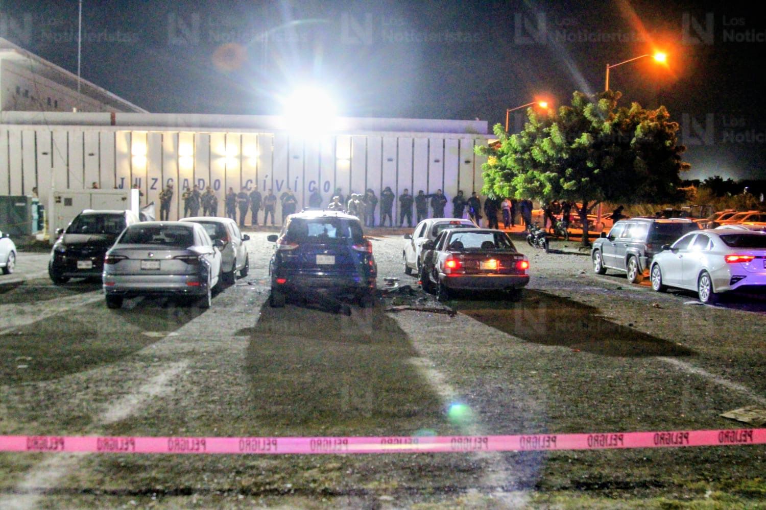 Arrojan artefacto explosivo en la Secretaría de Seguridad Pública en Mazatlán
