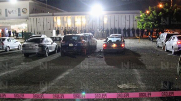 Hay cuatro vehículos dañados por explosivo arrojado a la Secretaría de Seguridad Pública de Mazatlán; no hay heridos