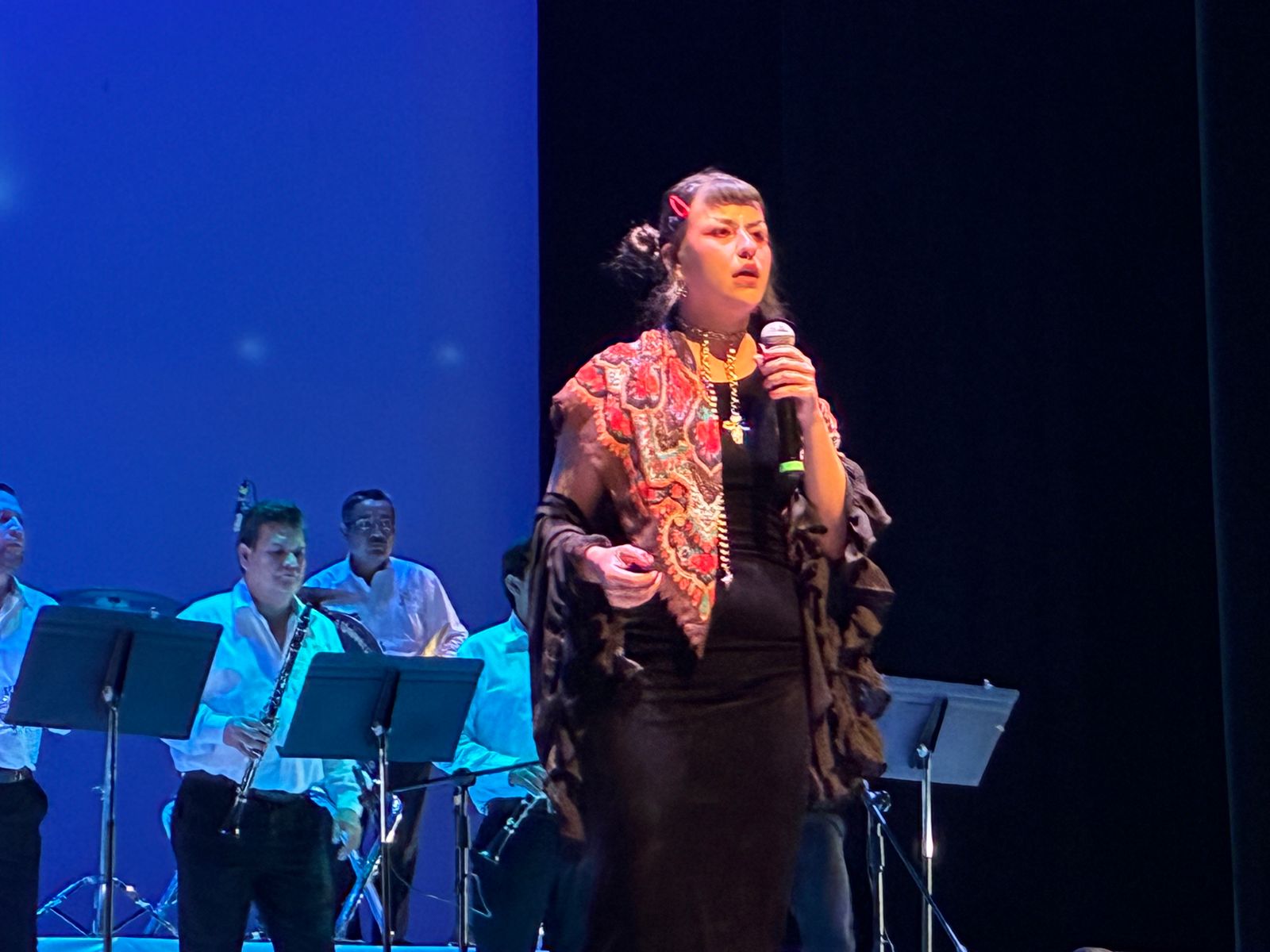 artistas deleitan con concierto en los mochis