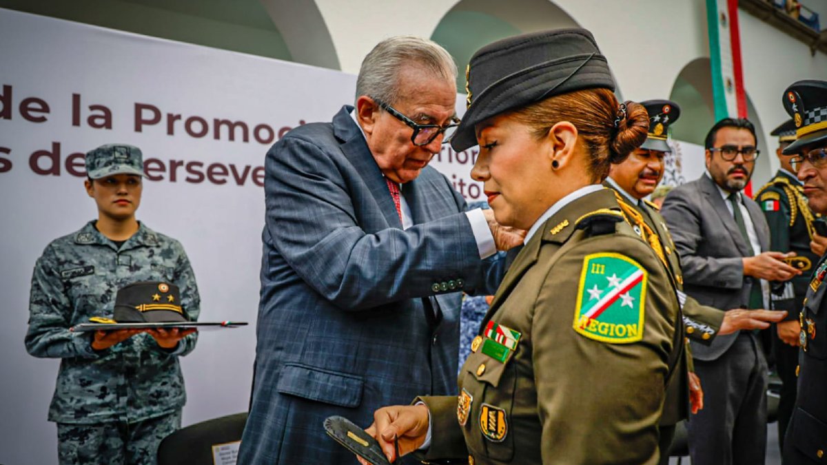 ascenso a 72 elementos del ejercito fuerza aerea y guardia nacional sinaloa