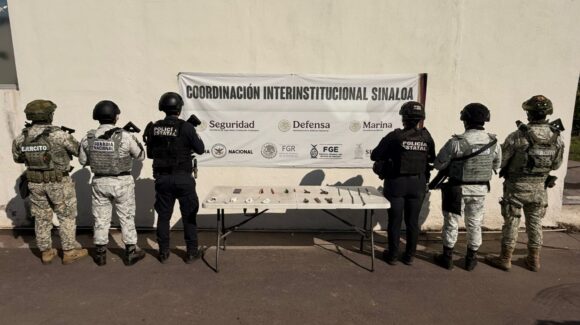 Un celular y 16 puntas, entre lo asegurado este martes 4 de noviembre al interior del penal de Aguaruto, en Culiacán