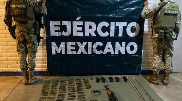 Aseguran arma larga y explosivos en Badiraguato; en Culiacán y Cosalá desmantelan 13 zonas usadas para fabricar drogas