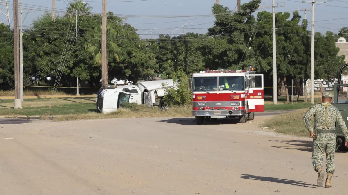 aseguran camioneta con combustible ilegal en valle dorado de mazatlan sinaloa