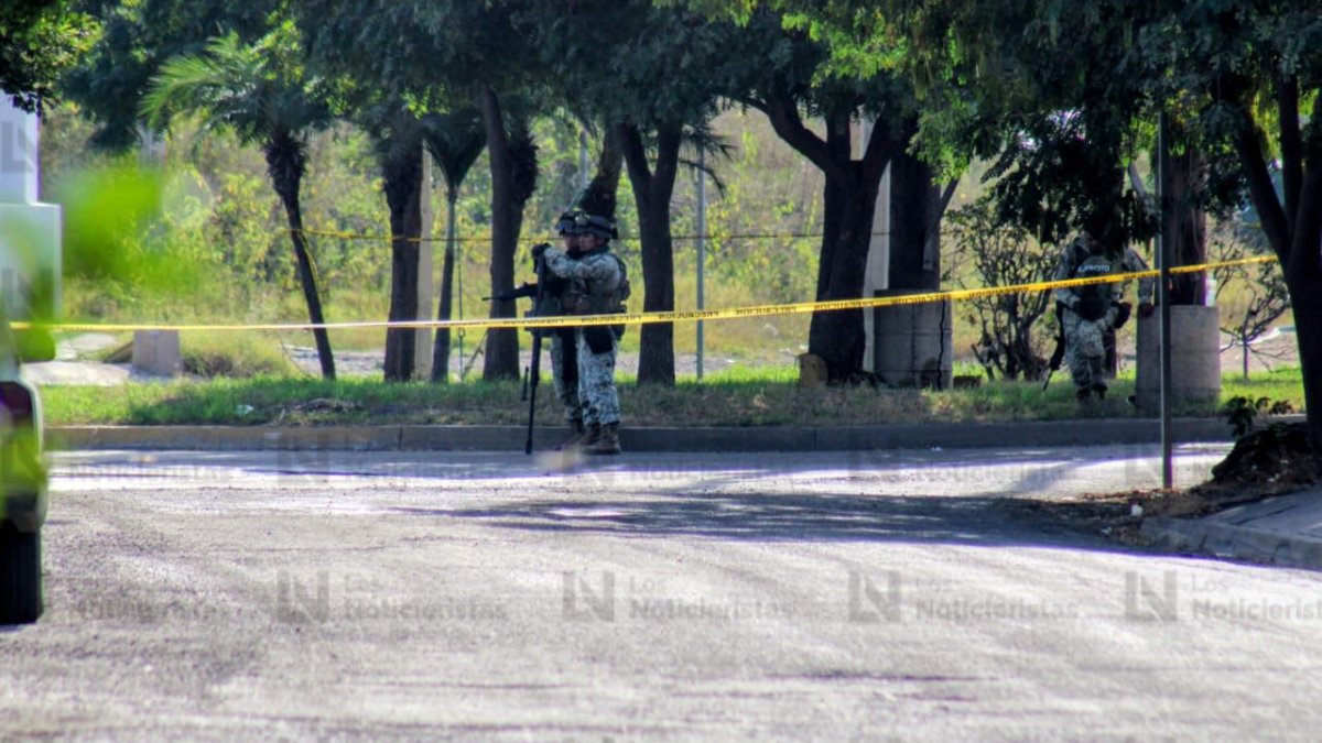 aseguran camioneta con combustible ilegal en valle dorado en mazatlan sinaloa