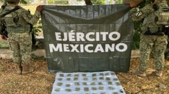 ¡Huyeron corriendo! Aseguran militares más de 30 dosis de mariguana en Culiacán, Sinaloa