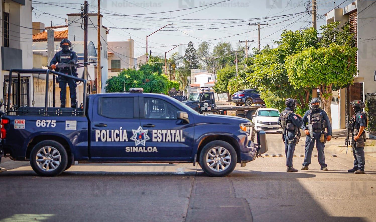 aseguran vehiculo tras operativo en villa universidad de culiacan policia