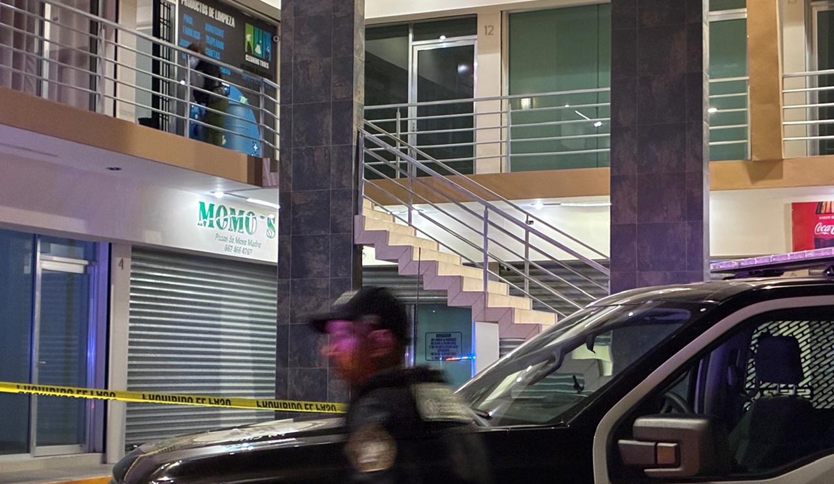 Asesinan a joven en plaza comercial del Rincón Real, en Culiacán