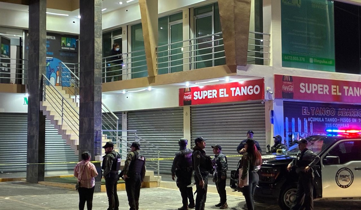 Asesinan a joven en plaza comercial del Rincón Real, en Culiacán