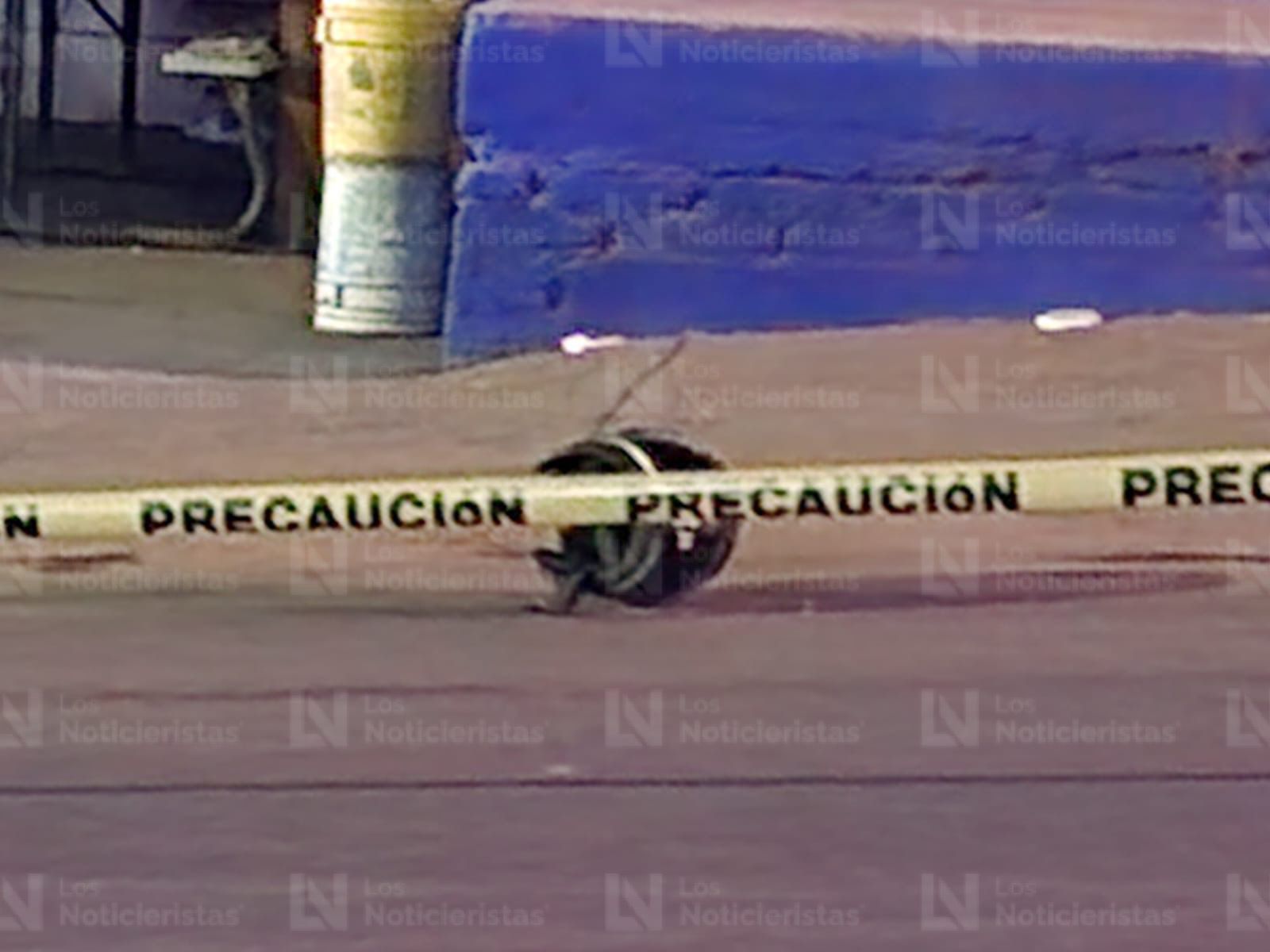Militares resguardan lugar donde un motociclista fue baleado en Culiacán