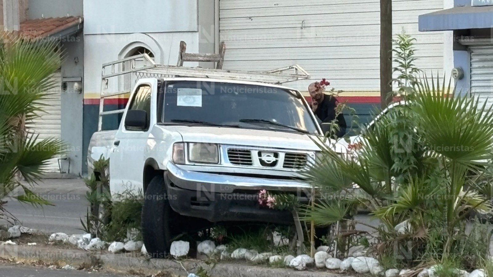 Ataque a balazos a conductor de camioneta en colonia Miguel Hidalgo