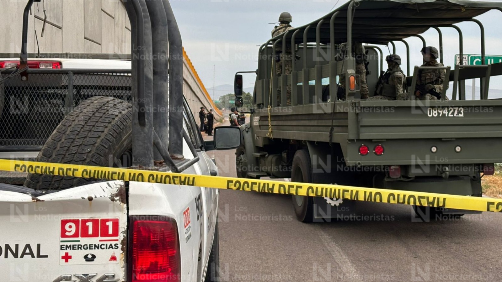 Atacan a balazos a una mujer a bordo de una camioneta por carretera La Costera