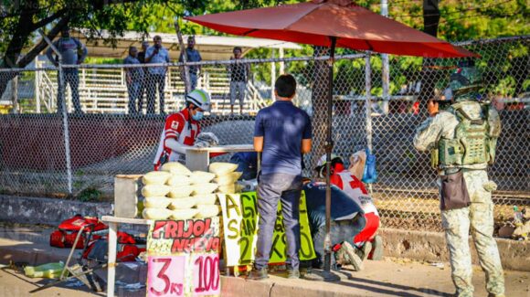 Capturan al presunto responsable del ataque a mujeres en la 21 de Marzo, Culiacán; aseguran moto y cargadores